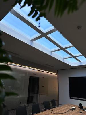 satın al Beyaz Işık Renkli Yerleşik Yapay LED Skylight 12kg Yerleşik Kurulum Yöntemi Ticari için Çevrimiçi üretim