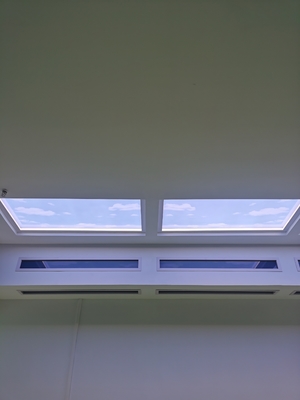Yoğunluk 240W Beyaz Işık Yapay LED Skylight Geniş Kapsama AC110-230V Güç kaynağı